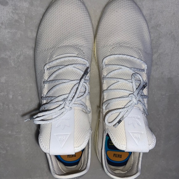 New in box!!! pharrell williams adidas hu white